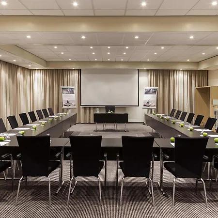 Отель Mercure West 4*