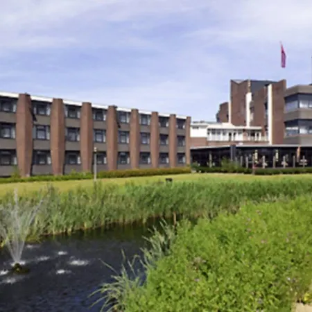 Mercure West Отель