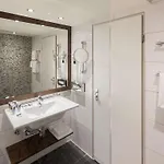 Mercure West 4*