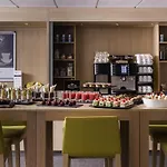 Mercure West 4*