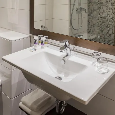 Hotel Mercure West 4*