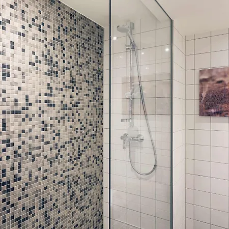 מלון Mercure West 4*