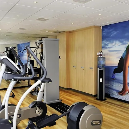 Mercure West מלון 4*