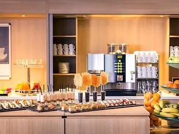 Mercure West 4*