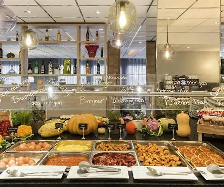 Mercure West מלון