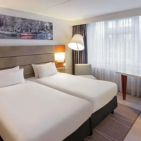מלון Mercure West 4*