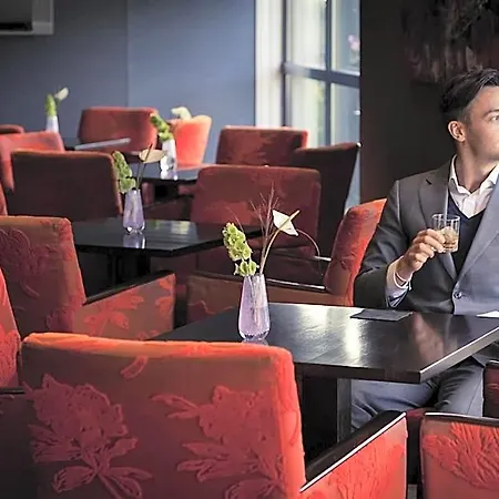 Mercure West 4*