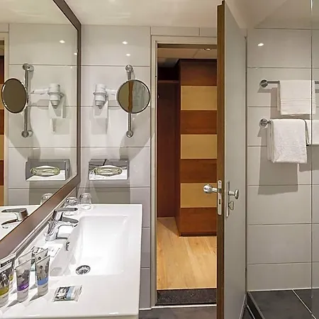 מלון Mercure West