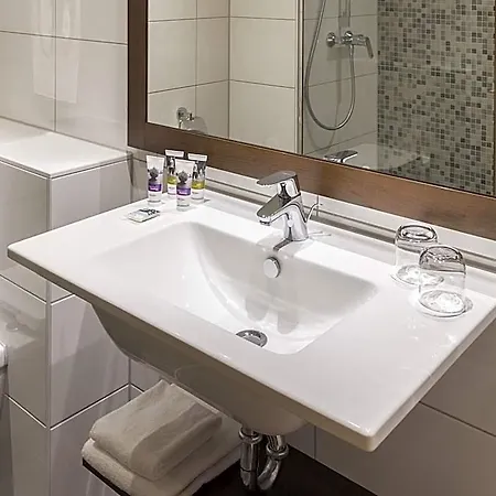 Mercure West מלון 4*