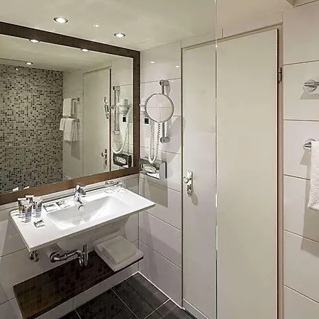 Mercure West 4*