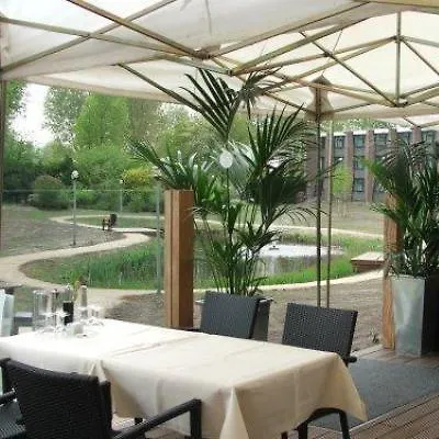 Otel Mercure West 4*