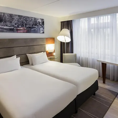 Otel Mercure West 4*