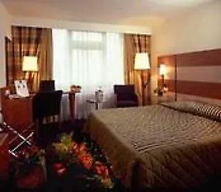 Hotel Mercure West 4*