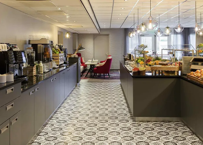 Hotel Mercure West 4*